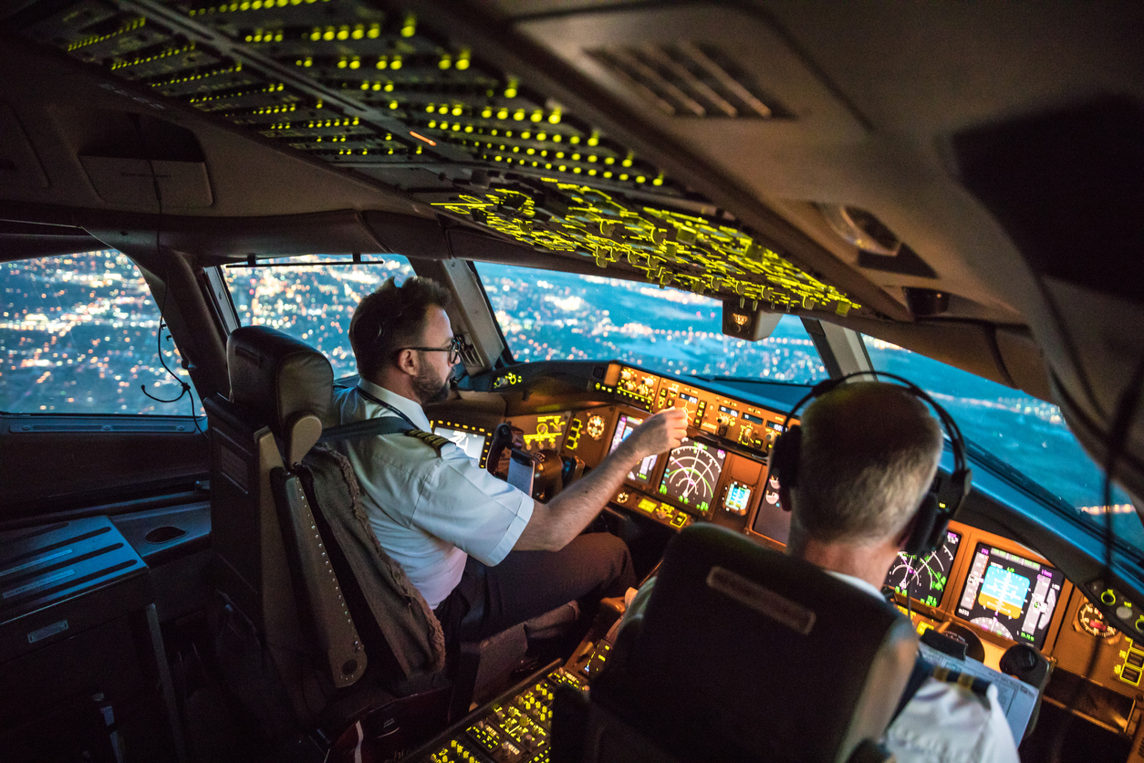 highest-paying-airlines-for-pilots-how-much-pilots-earn-per-month